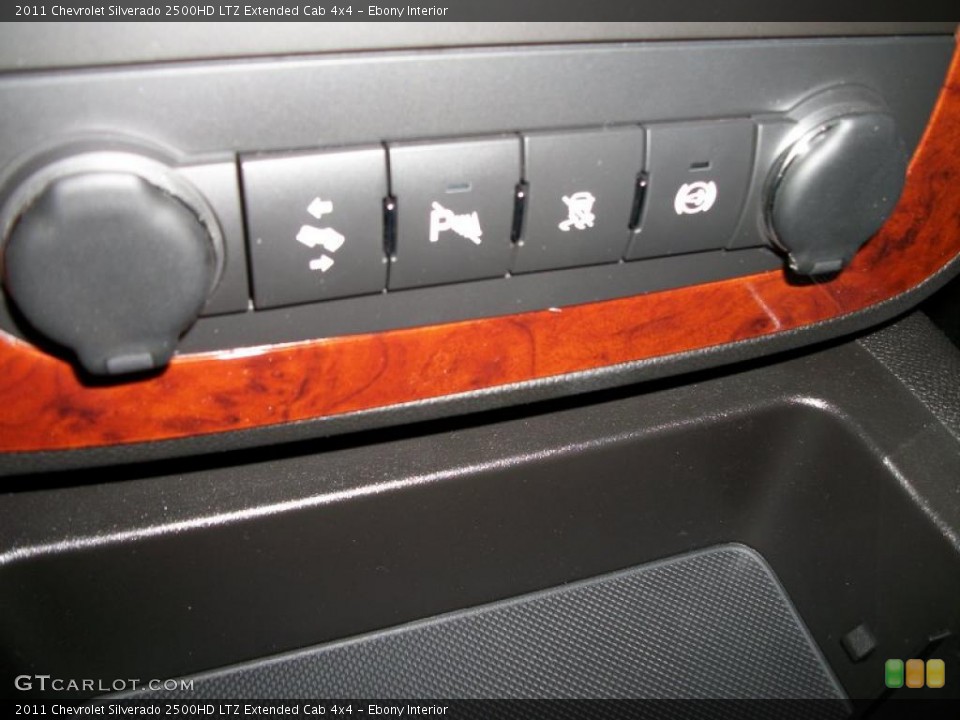 Ebony Interior Controls for the 2011 Chevrolet Silverado 2500HD LTZ Extended Cab 4x4 #39296563