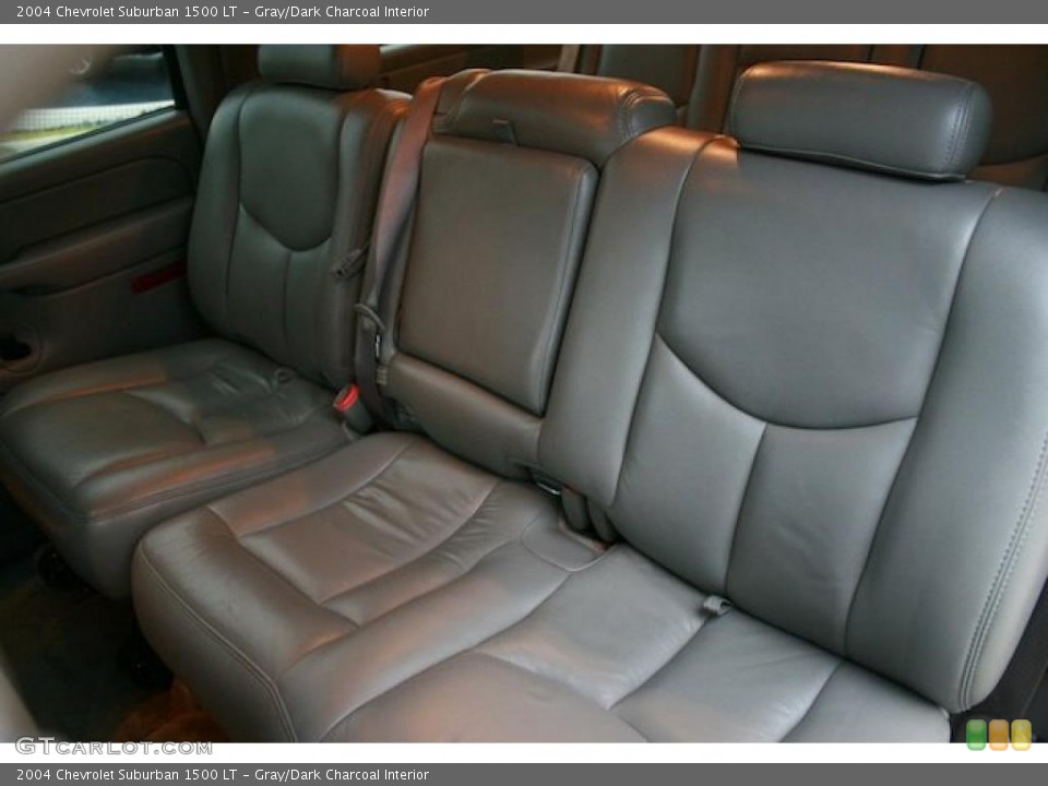 Gray/Dark Charcoal Interior Photo for the 2004 Chevrolet Suburban 1500 LT #39301525