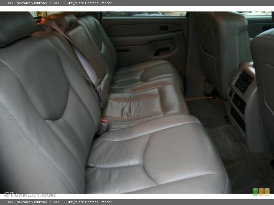 Gray/Dark Charcoal Interior Photo for the 2004 Chevrolet Suburban 1500 LT #39301573