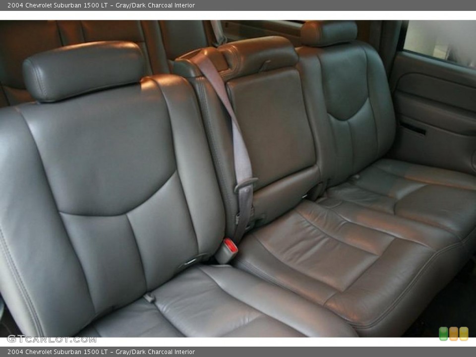 Gray/Dark Charcoal Interior Photo for the 2004 Chevrolet Suburban 1500 LT #39301609
