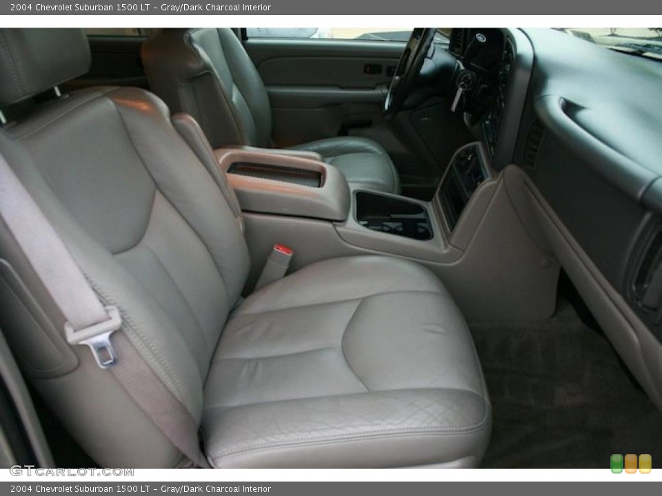 Gray/Dark Charcoal Interior Photo for the 2004 Chevrolet Suburban 1500 LT #39301625