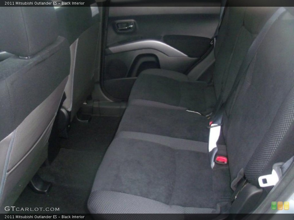 Black Interior Photo for the 2011 Mitsubishi Outlander ES #39304801