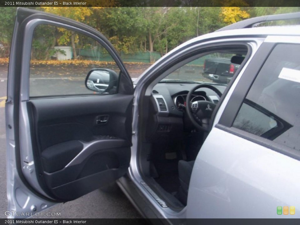 Black Interior Door Panel for the 2011 Mitsubishi Outlander ES #39305049