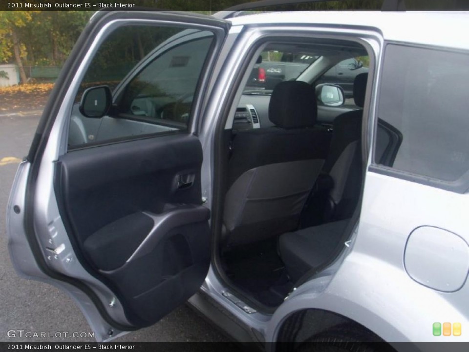 Black Interior Door Panel for the 2011 Mitsubishi Outlander ES #39305061