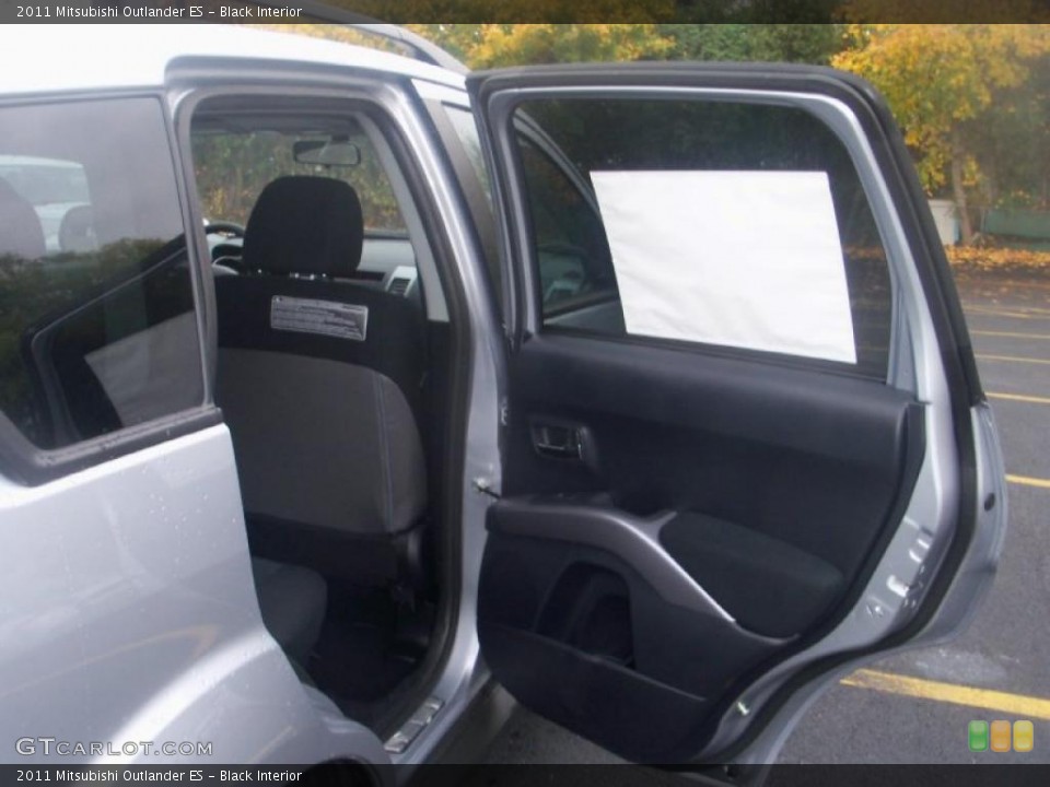 Black Interior Door Panel for the 2011 Mitsubishi Outlander ES #39305125