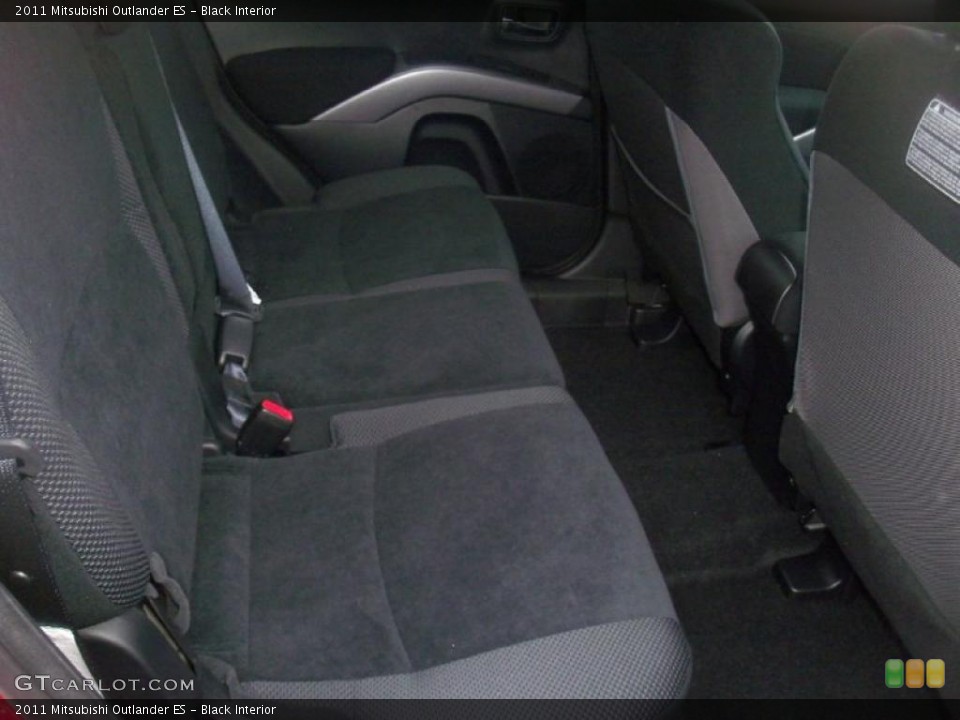 Black Interior Photo for the 2011 Mitsubishi Outlander ES #39305565