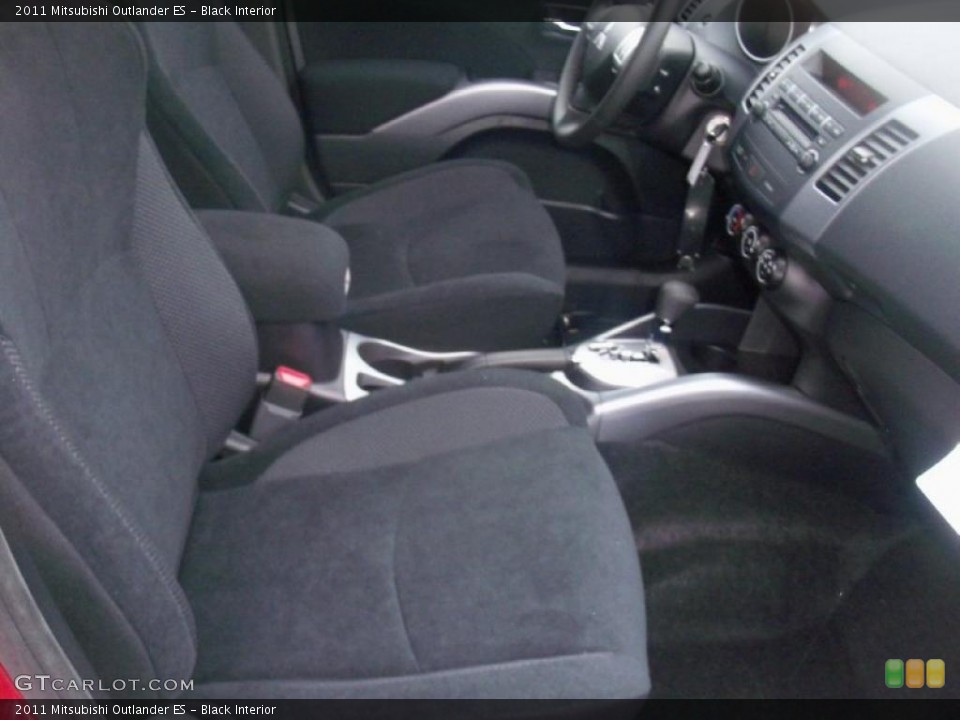 Black Interior Photo for the 2011 Mitsubishi Outlander ES #39305597