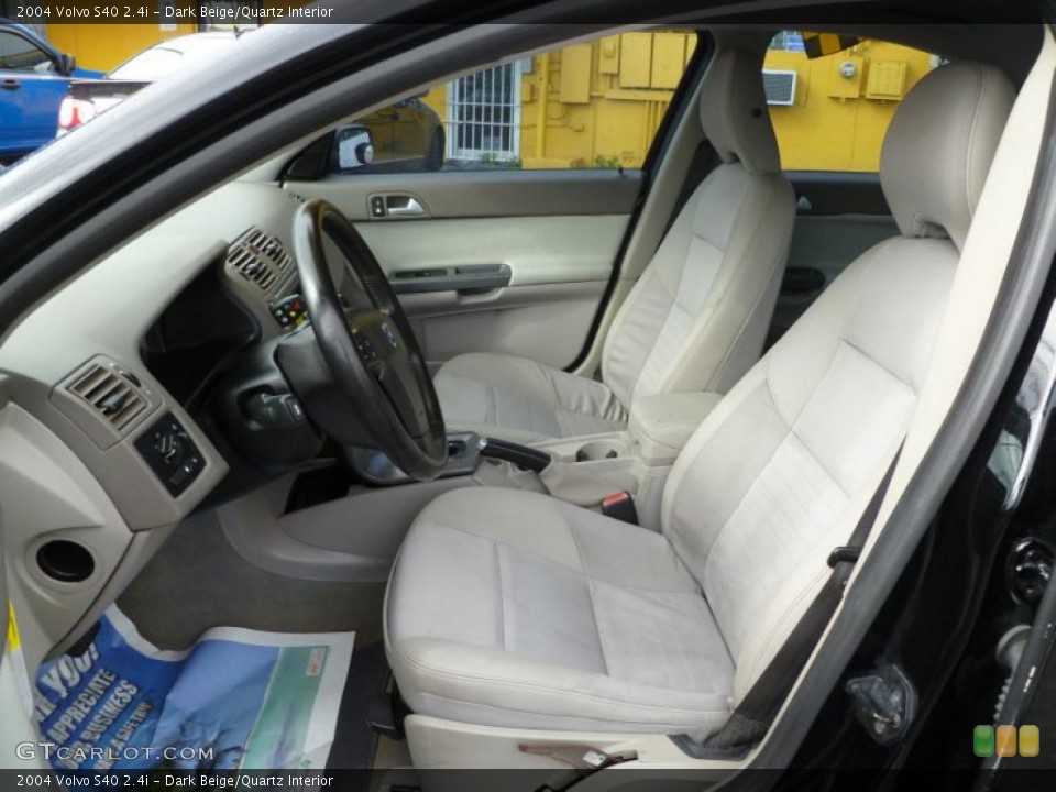 Dark Beige/Quartz Interior Photo for the 2004 Volvo S40 2.4i #39305786