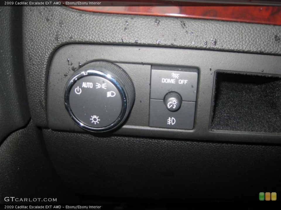 Ebony/Ebony Interior Controls for the 2009 Cadillac Escalade EXT AWD #39306169