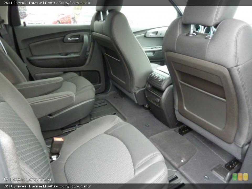 Ebony/Ebony Interior Photo for the 2011 Chevrolet Traverse LT AWD #39308529