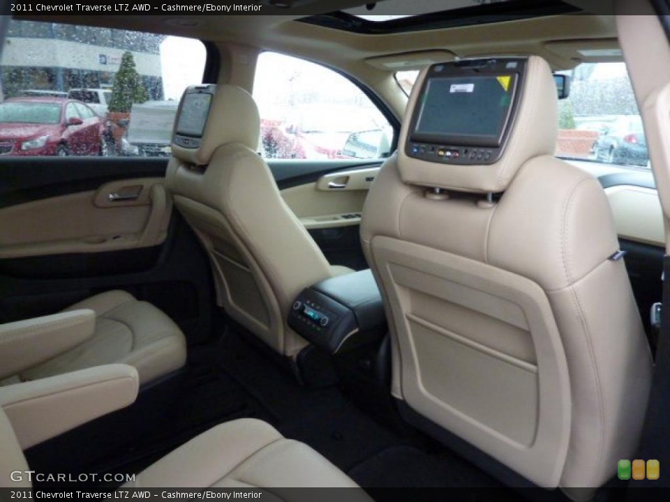 Cashmere/Ebony Interior Photo for the 2011 Chevrolet Traverse LTZ AWD #39309445