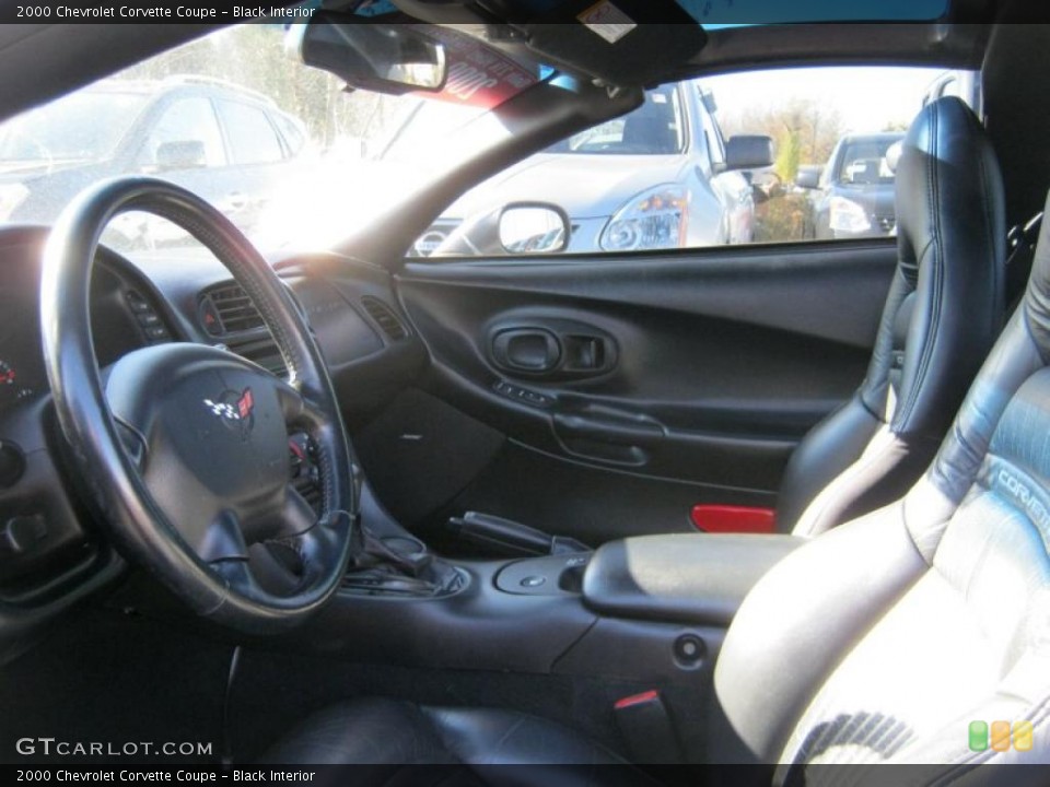 Black Interior Photo for the 2000 Chevrolet Corvette Coupe #39311073