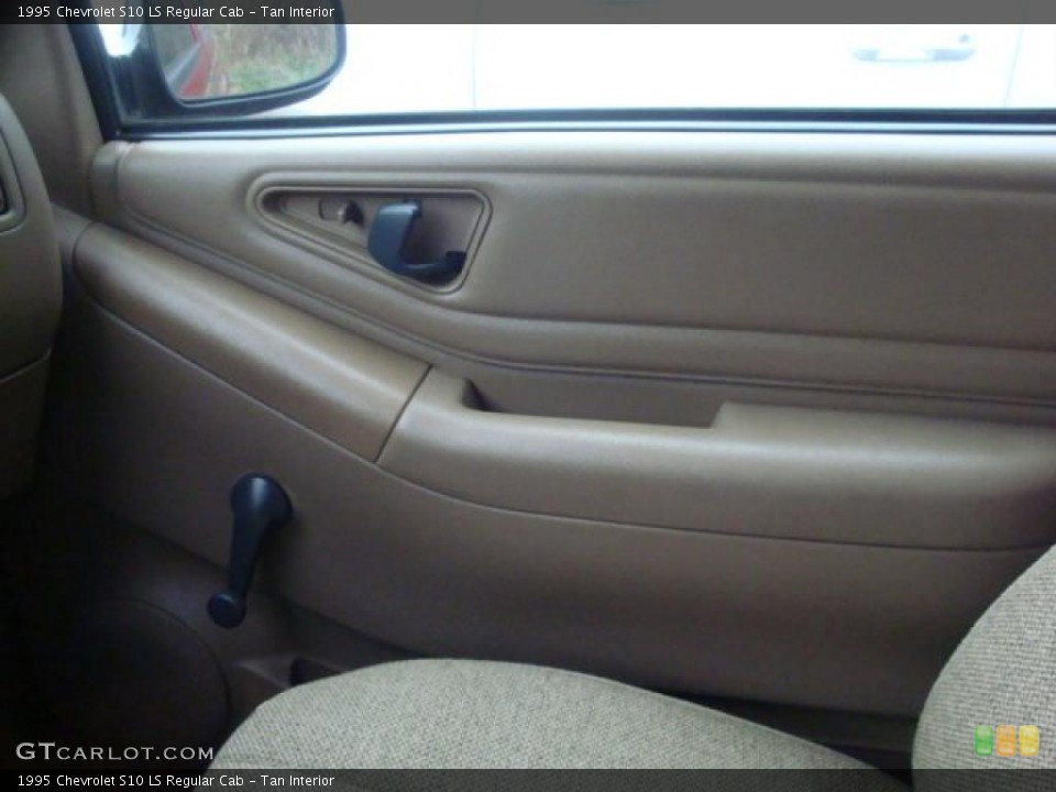 Tan Interior Door Panel for the 1995 Chevrolet S10 LS Regular Cab #39312109