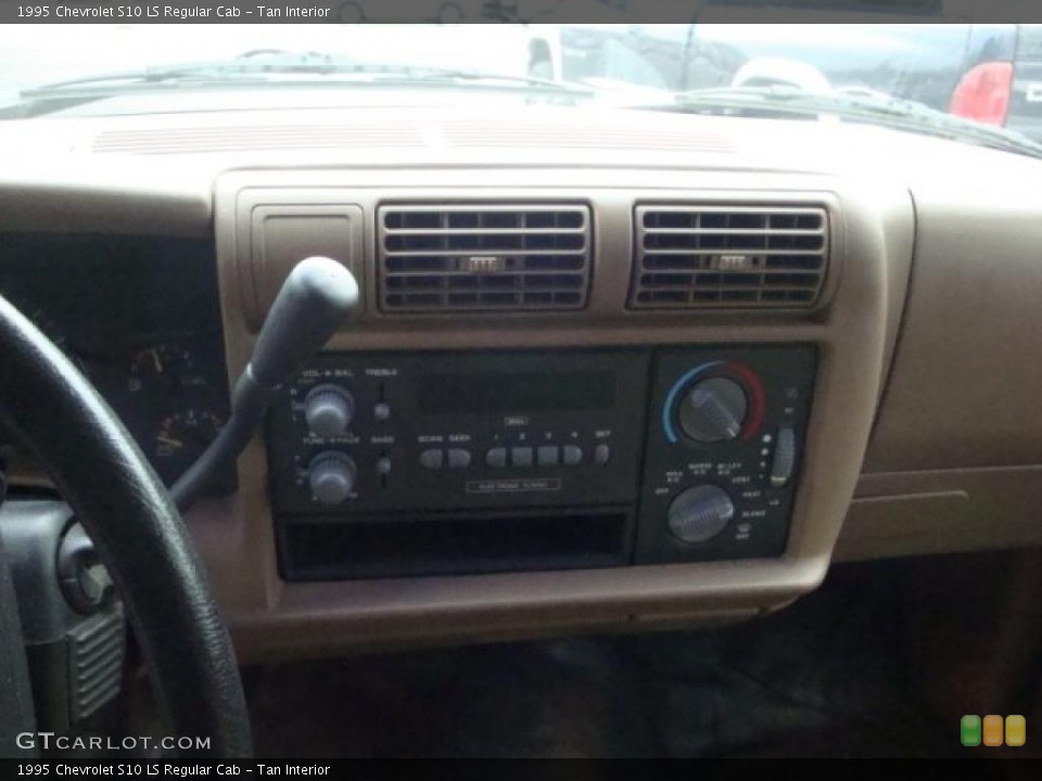 Tan Interior Controls for the 1995 Chevrolet S10 LS Regular Cab #39312117