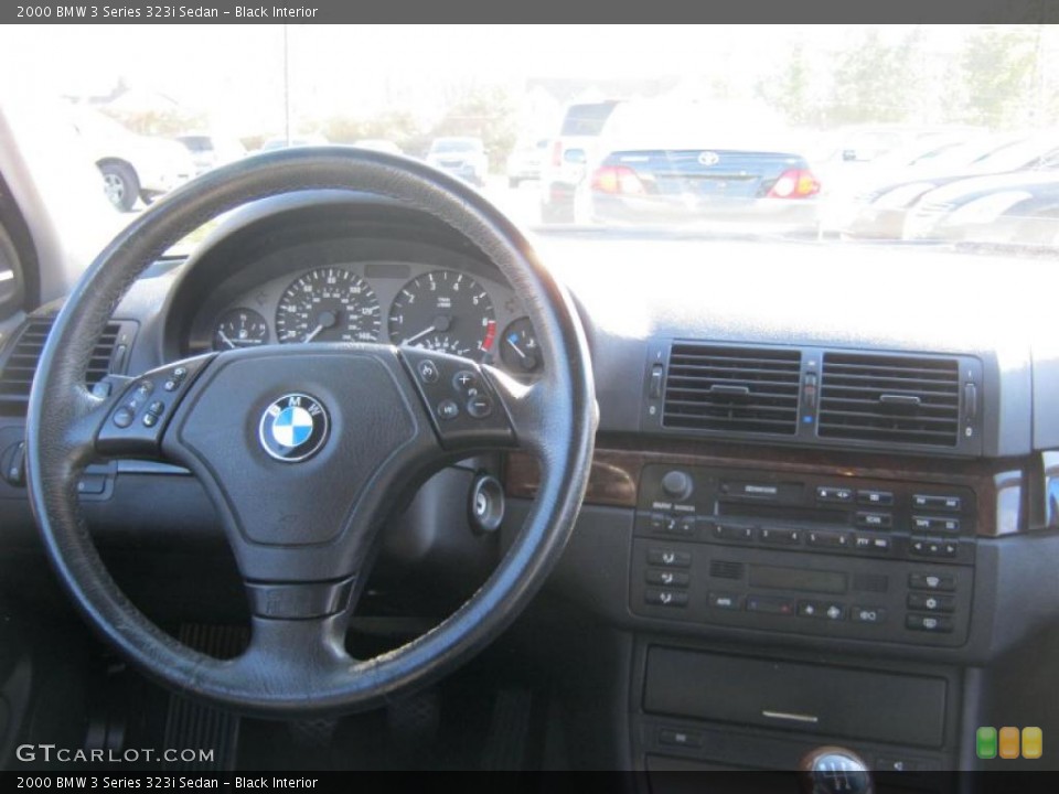 Black Interior Dashboard for the 2000 BMW 3 Series 323i Sedan #39313329