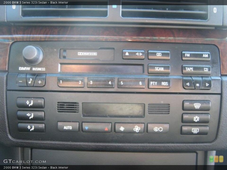 Black Interior Controls for the 2000 BMW 3 Series 323i Sedan #39313341