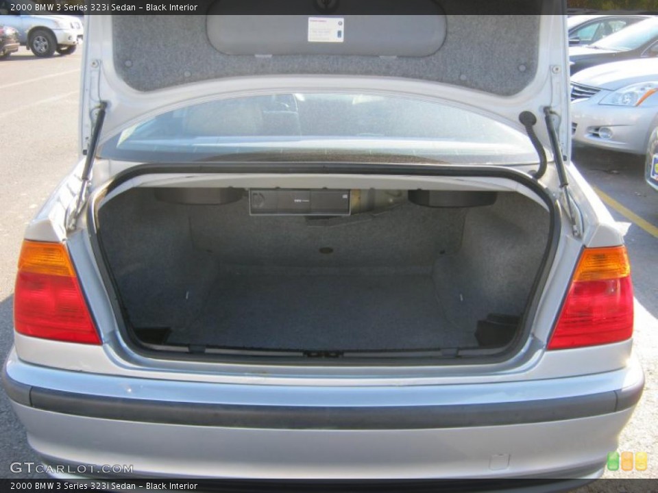 Black Interior Trunk for the 2000 BMW 3 Series 323i Sedan #39313353