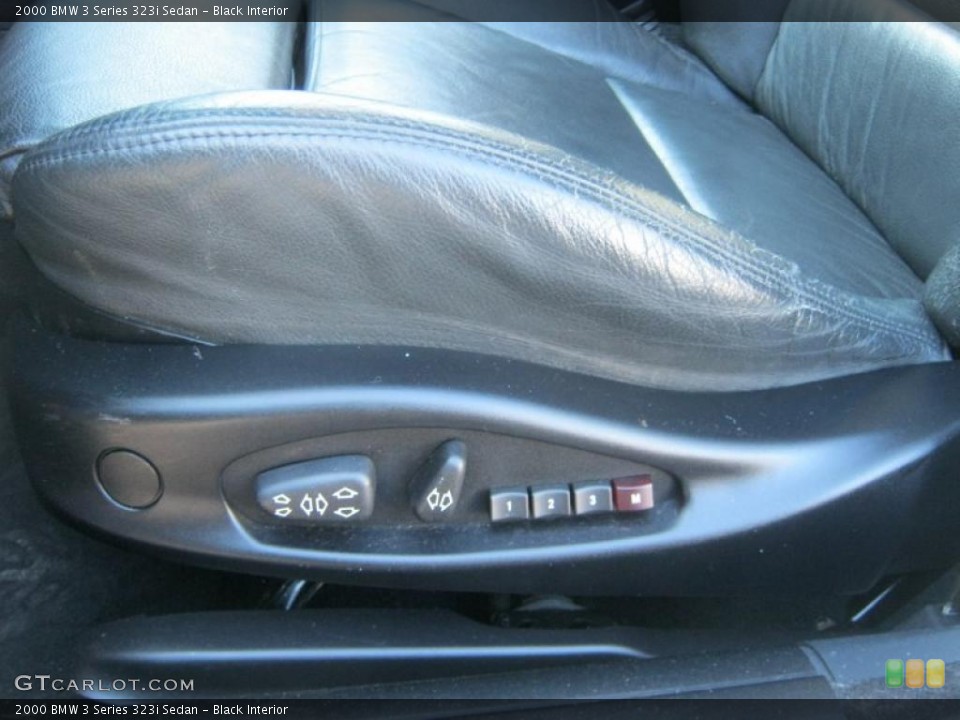 Black Interior Controls for the 2000 BMW 3 Series 323i Sedan #39313402