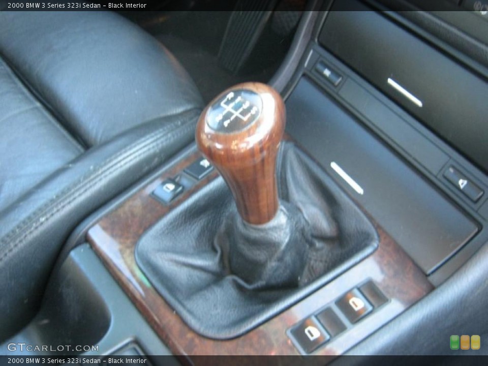 Black Interior Transmission for the 2000 BMW 3 Series 323i Sedan #39313441