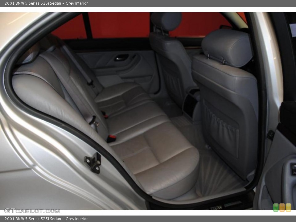 Grey Interior Photo for the 2001 BMW 5 Series 525i Sedan #39315041