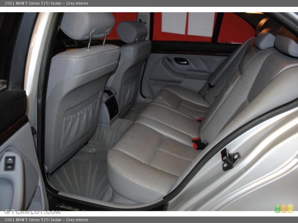 Grey Interior Photo for the 2001 BMW 5 Series 525i Sedan #39315161