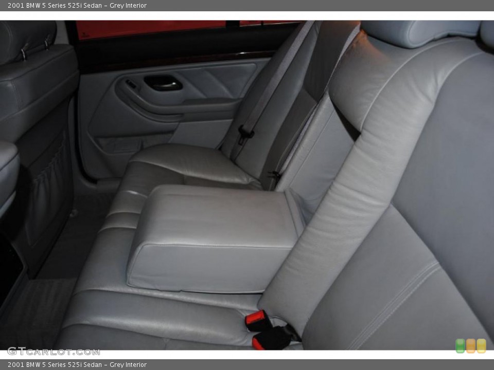 Grey Interior Photo for the 2001 BMW 5 Series 525i Sedan #39315297
