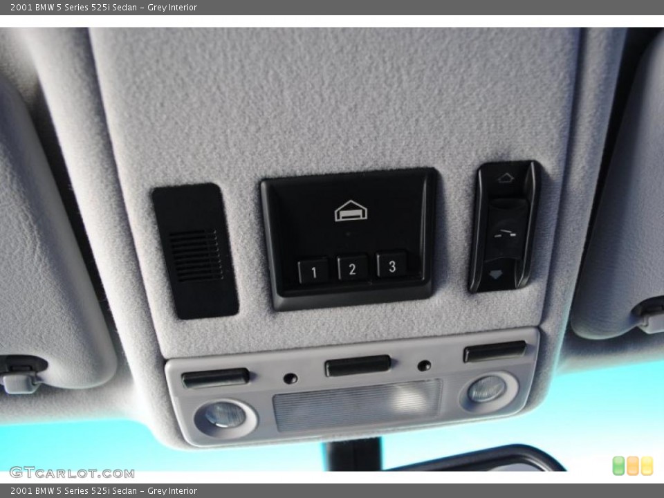 Grey Interior Controls for the 2001 BMW 5 Series 525i Sedan #39315373