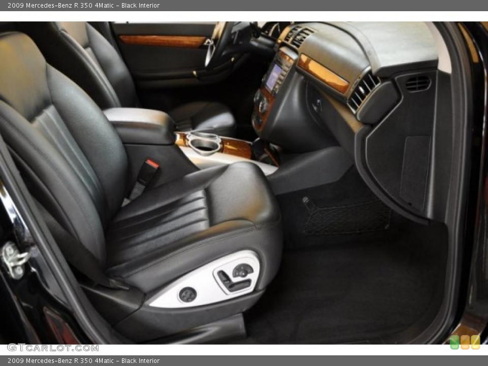 Black Interior Photo for the 2009 Mercedes-Benz R 350 4Matic #39317929