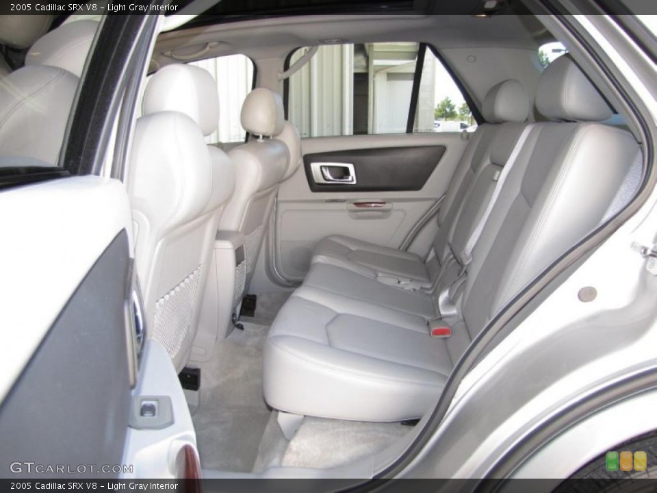 Light Gray Interior Photo for the 2005 Cadillac SRX V8 #39320133