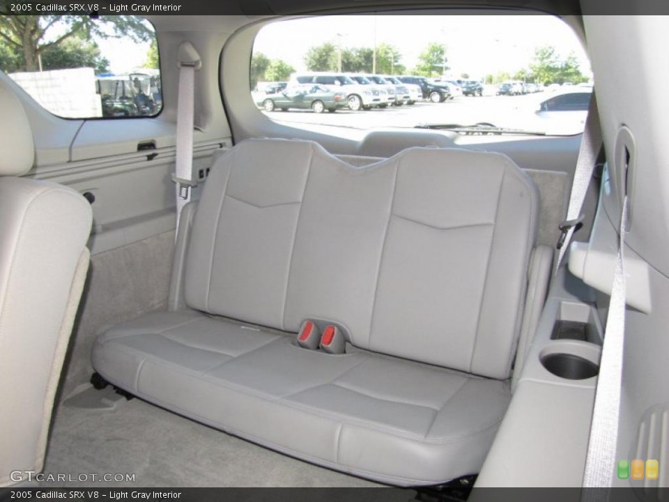 Light Gray Interior Photo for the 2005 Cadillac SRX V8 #39320141