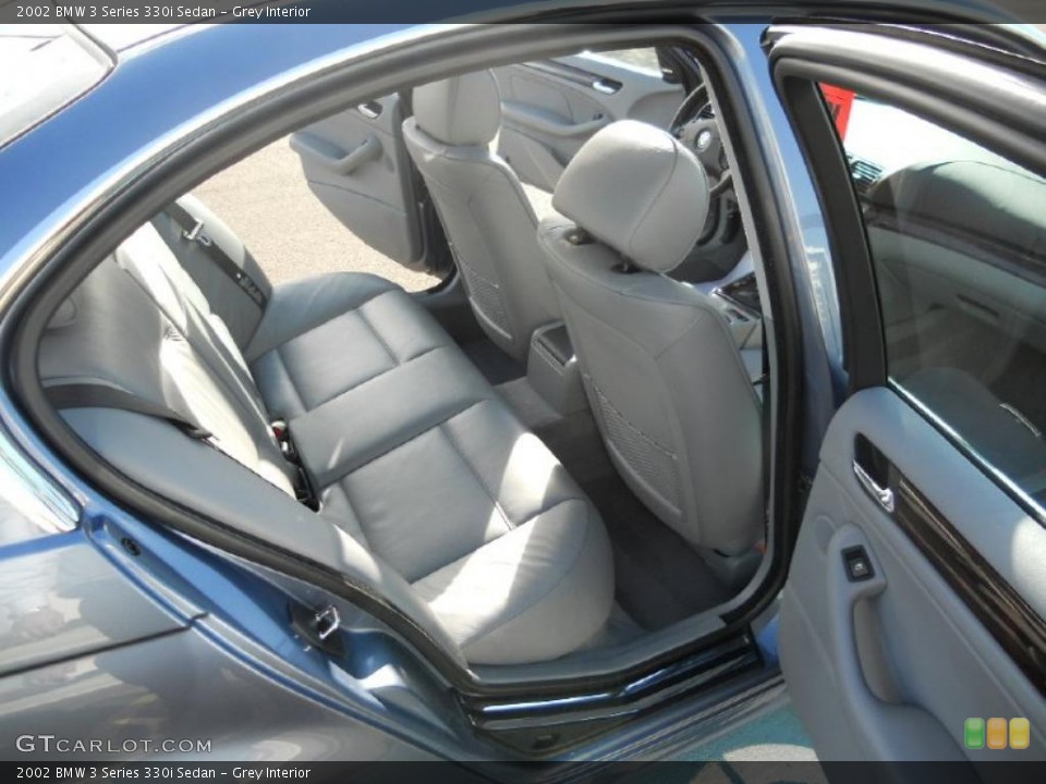 Grey Interior Photo for the 2002 BMW 3 Series 330i Sedan #39320725