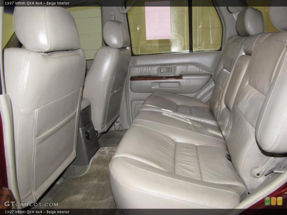 Beige Interior Photo for the 1997 Infiniti QX4 4x4 #39324713