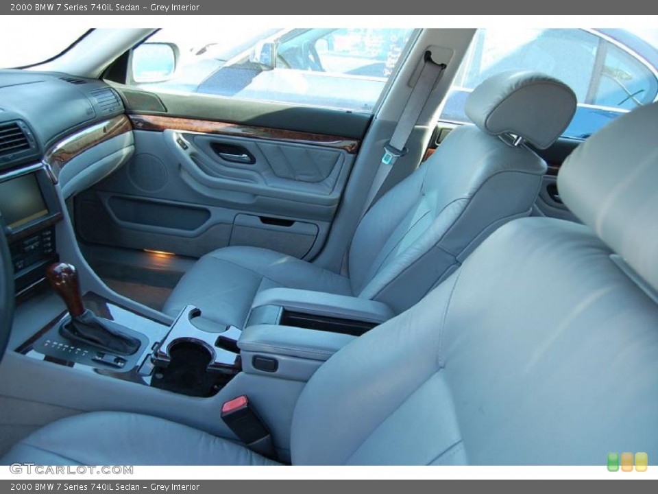 Grey Interior Photo for the 2000 BMW 7 Series 740iL Sedan #39327028