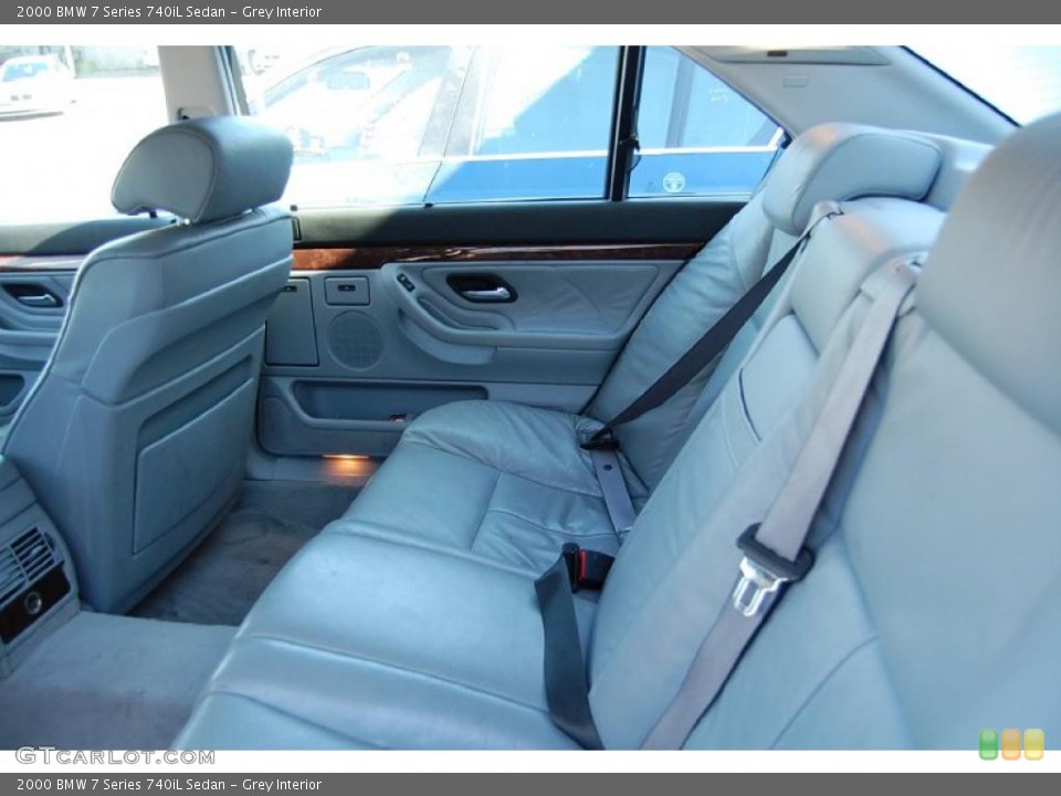Grey Interior Photo for the 2000 BMW 7 Series 740iL Sedan #39327064