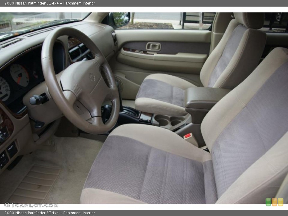 Parchment Interior Photo for the 2000 Nissan Pathfinder SE 4x4 #39329620