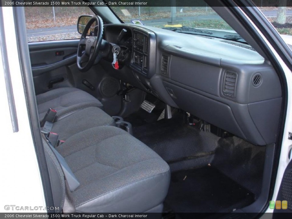 Dark Charcoal Interior Photo for the 2006 Chevrolet Silverado 1500 Work Truck Regular Cab #39332056