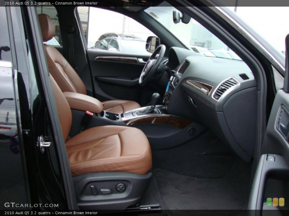 Cinnamon Brown Interior Photo for the 2010 Audi Q5 3.2 quattro #39333768