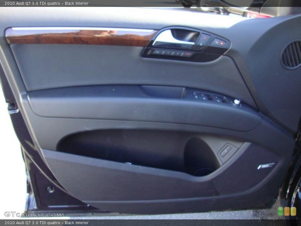 Black Interior Door Panel for the 2010 Audi Q7 3.0 TDI quattro #39334312