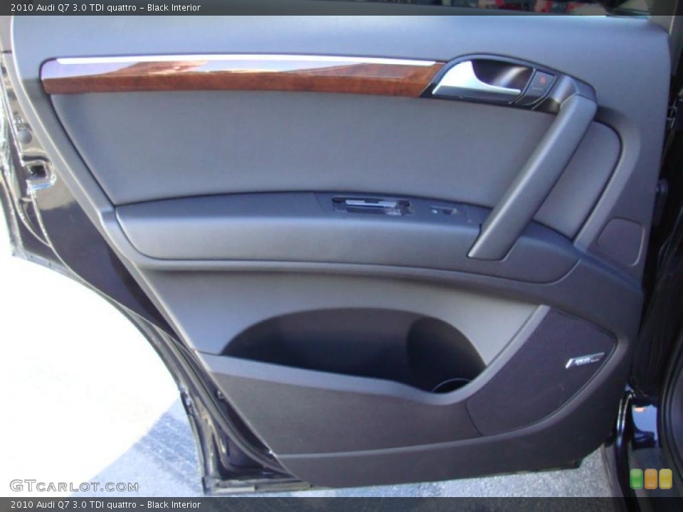 Black Interior Door Panel for the 2010 Audi Q7 3.0 TDI quattro #39334476