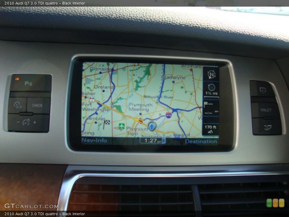 Black Interior Navigation for the 2010 Audi Q7 3.0 TDI quattro #39334884