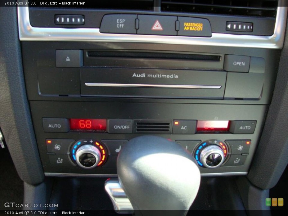 Black Interior Controls for the 2010 Audi Q7 3.0 TDI quattro #39334900