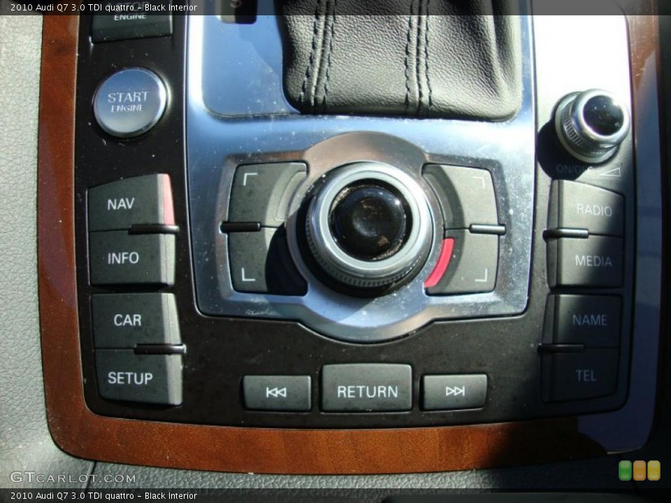Black Interior Controls for the 2010 Audi Q7 3.0 TDI quattro #39334932