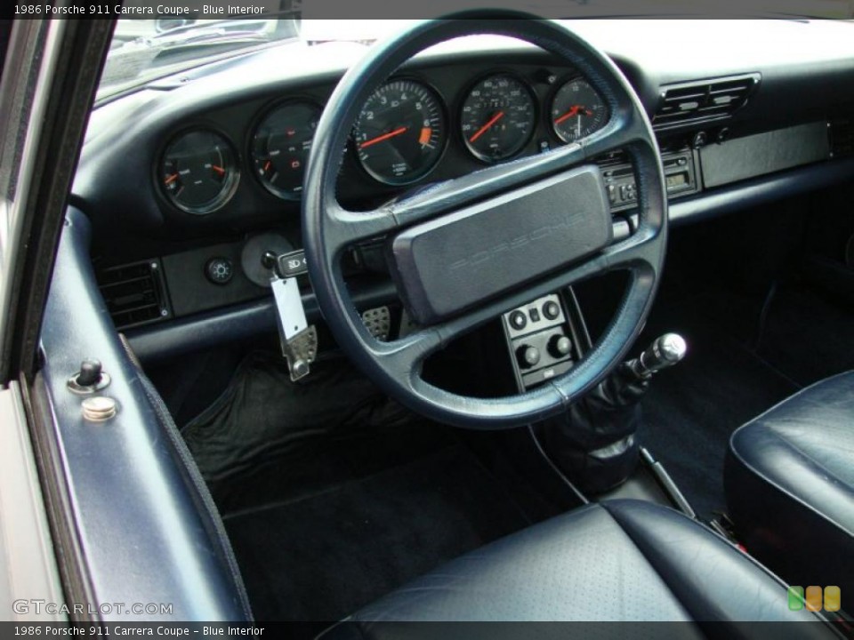 Blue Interior Steering Wheel for the 1986 Porsche 911 Carrera Coupe #39336556