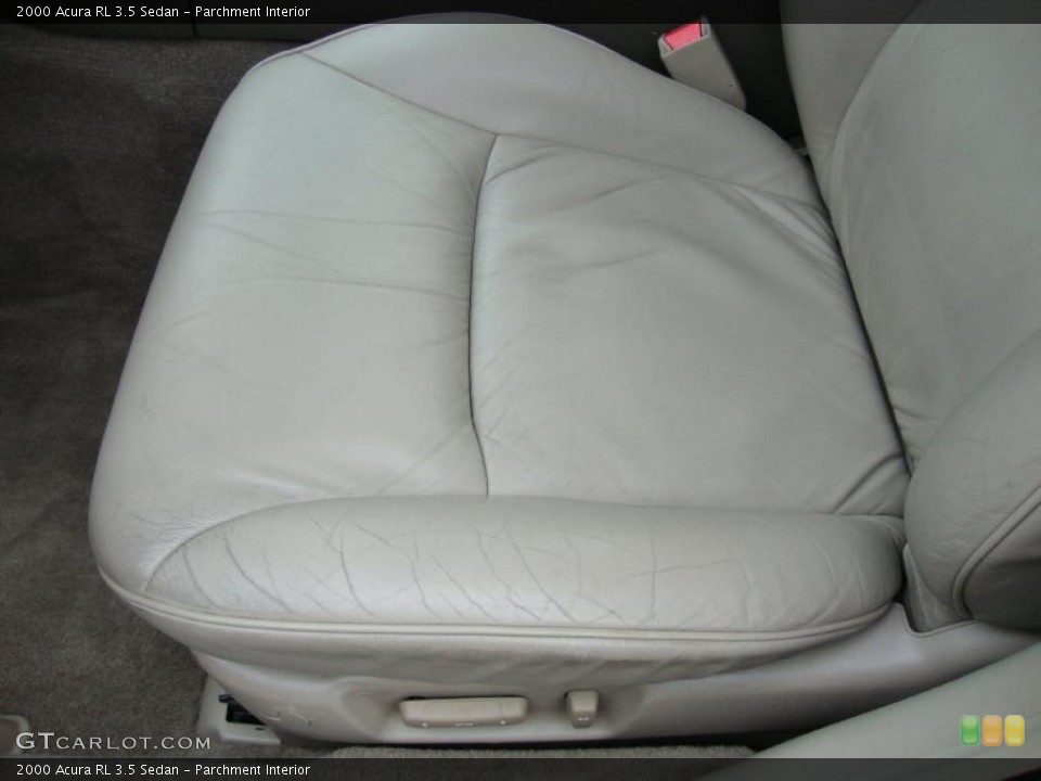 Parchment Interior Photo for the 2000 Acura RL 3.5 Sedan #39338092