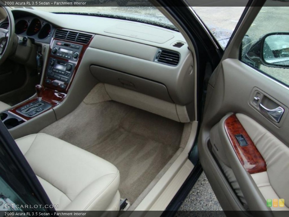 Parchment Interior Photo for the 2000 Acura RL 3.5 Sedan #39338140