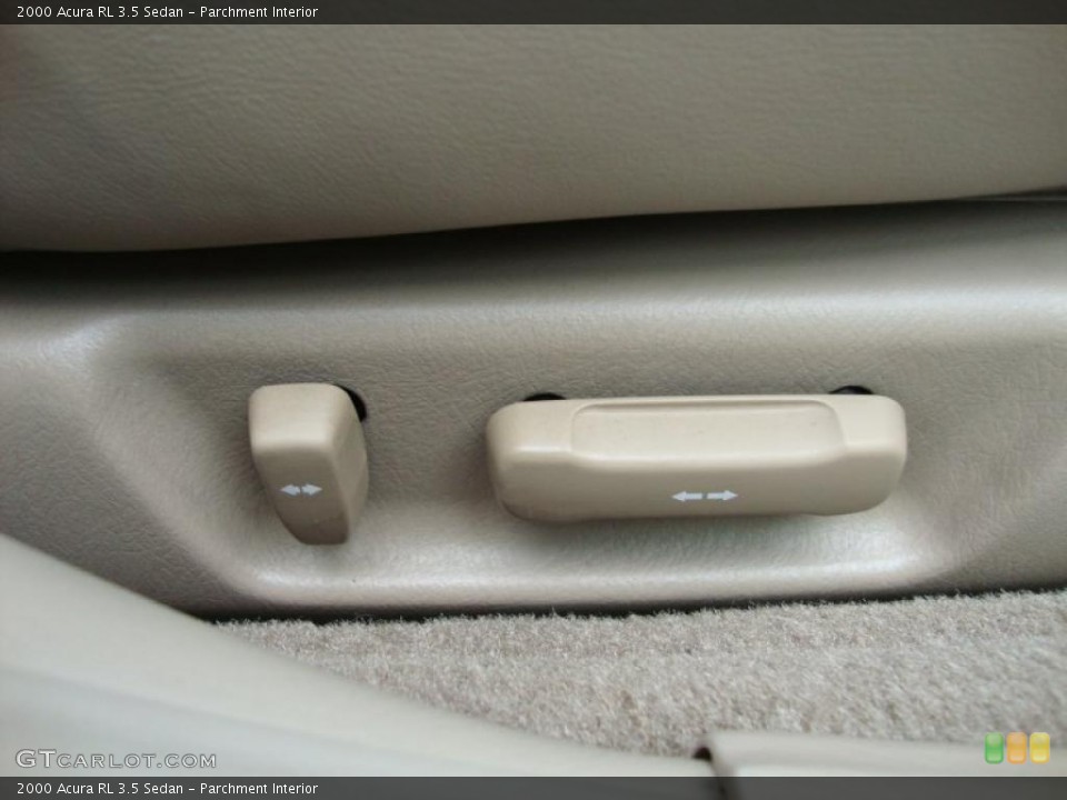Parchment Interior Controls for the 2000 Acura RL 3.5 Sedan #39338200