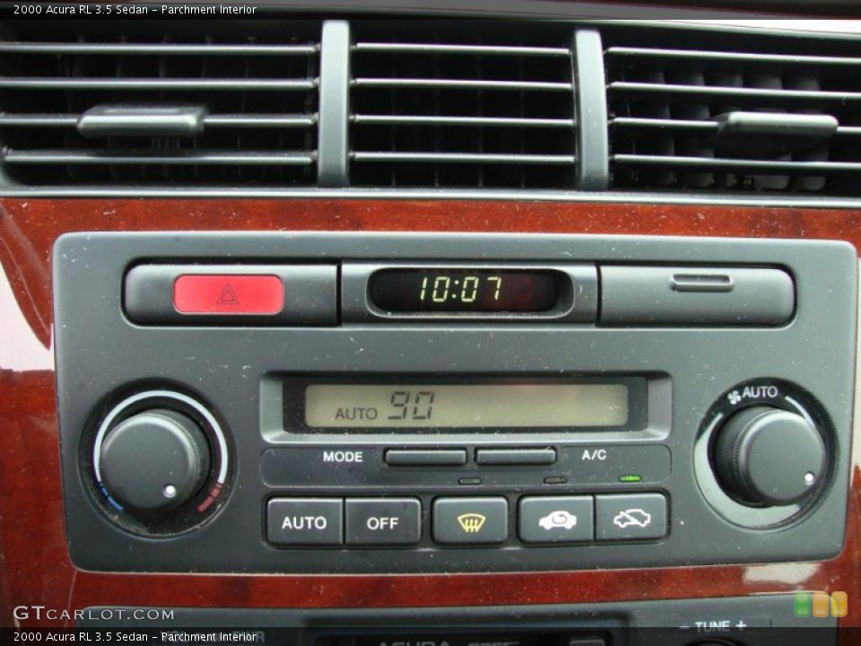Parchment Interior Controls for the 2000 Acura RL 3.5 Sedan #39338568