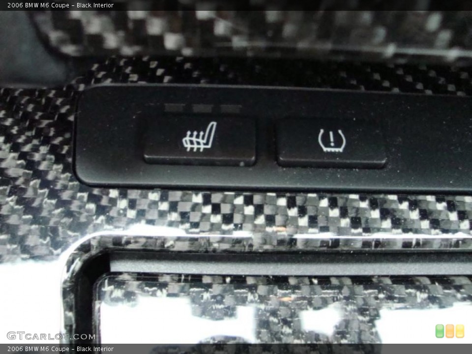 Black Interior Controls for the 2006 BMW M6 Coupe #39341356