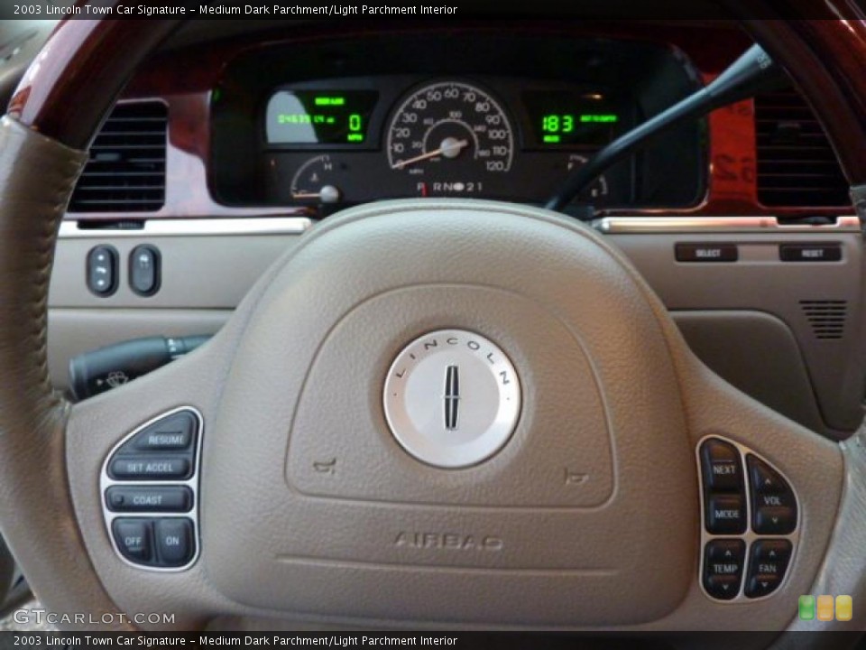 Medium Dark Parchment/Light Parchment Interior Controls for the 2003 Lincoln Town Car Signature #39343448