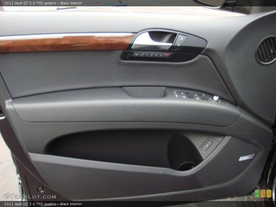 Black Interior Door Panel for the 2011 Audi Q7 3.0 TFSI quattro #39372996